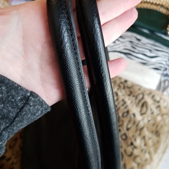 Large Handbag - Picture 2 of 6